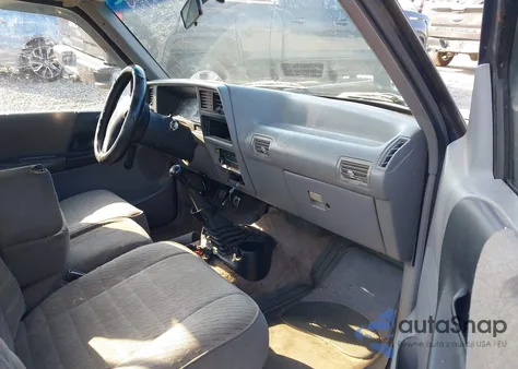 1994 Ford Ranger z USA, uszkodzony, nr VIN 1FTCR10A2RTA64635